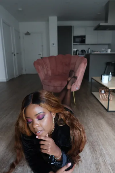 amateur-black-ebony-18