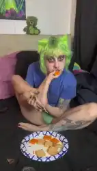 Watch videos Alt Feet Feet Fetish by the cool model Jinx Aesthel’s (@aesthel)