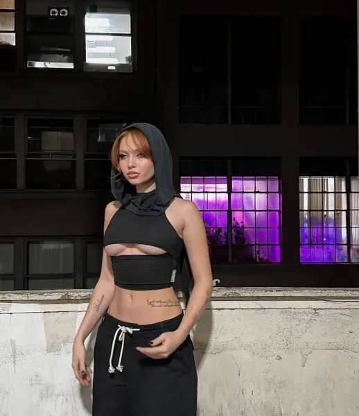 Watch photos Abs Female Hood by the cool model Hot Lovers’s (@hot-lovers)