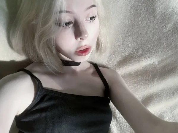 Watch photos Babe Braless Bed by the cool model Hot Lovers’s (@hot-lovers)