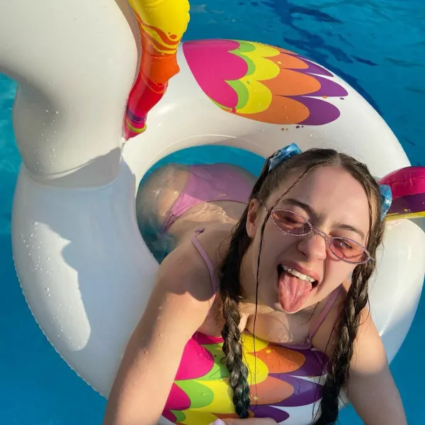 Watch photos Barely Legal Braces Cute by the cool model Hot Lovers’s (@hot-lovers)