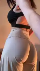 Watch videos Ass Brunette OnlyFans by the cool model JULIA 💗’s (@juliavoss)