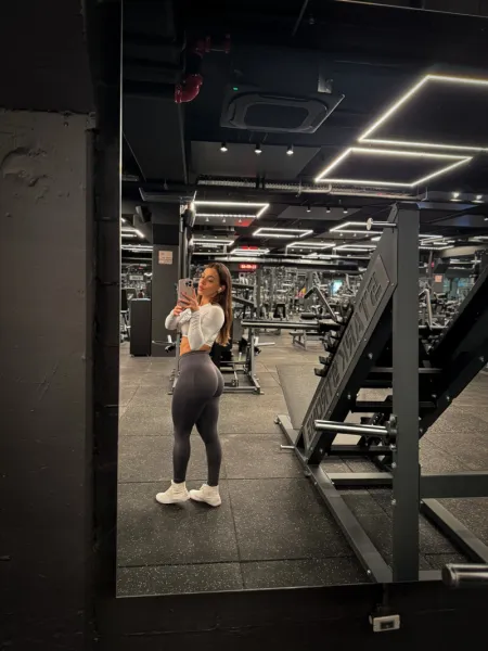 ass-brunette-bubble-butt-62