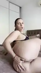 Watch videos Anal Anal Play Anal Fingering by the cool model Evvy’s (@missevvy)