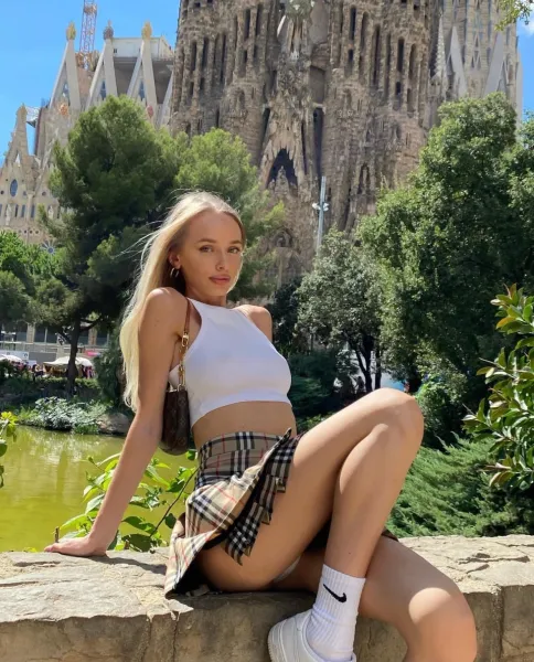 blonde-long-hair-long-legs-2
