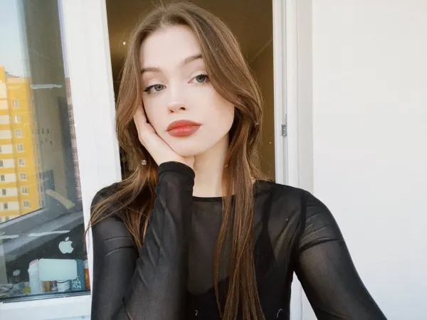 brunette-body-brown-eyes-2