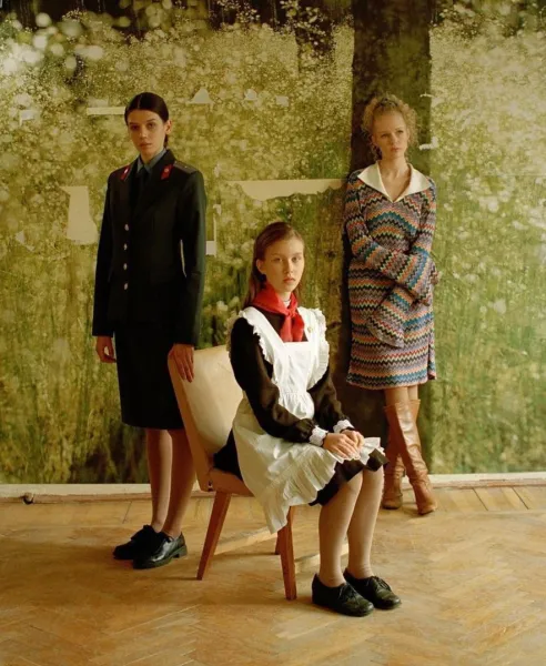 girls-group-women