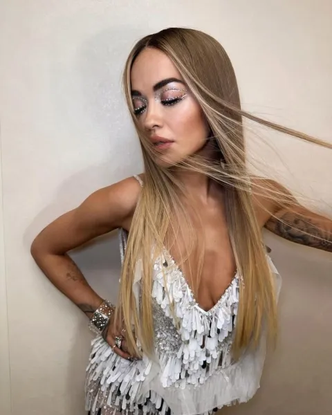 blonde-fit-long-hair-11