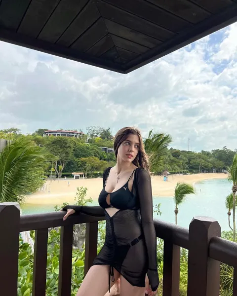 brunette-body-beach-2