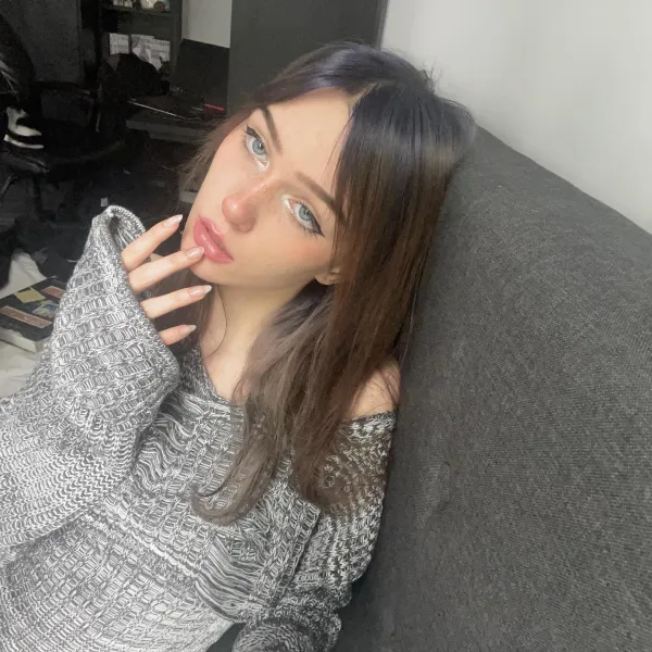 braless-beautiful-cute-2