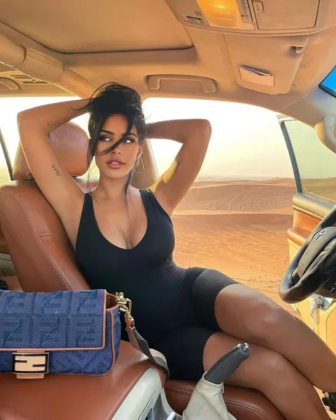 babe-bodysuit-beautiful-7