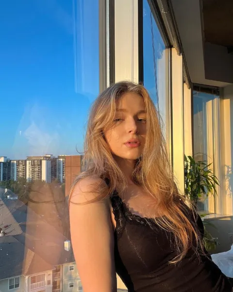 blonde-female-long-hair-8