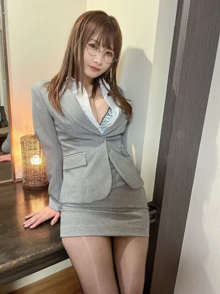 asian-female-glasses