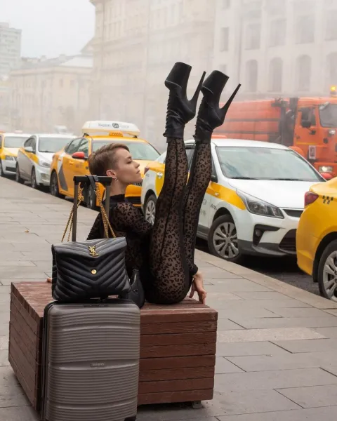 boots-black-body-stockings-3