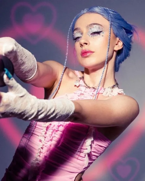 blue-hair-dress-eye-shadow
