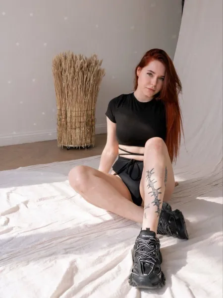 legs-long-hair-model