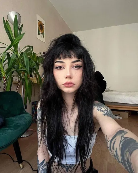 babe-braless-cute-3