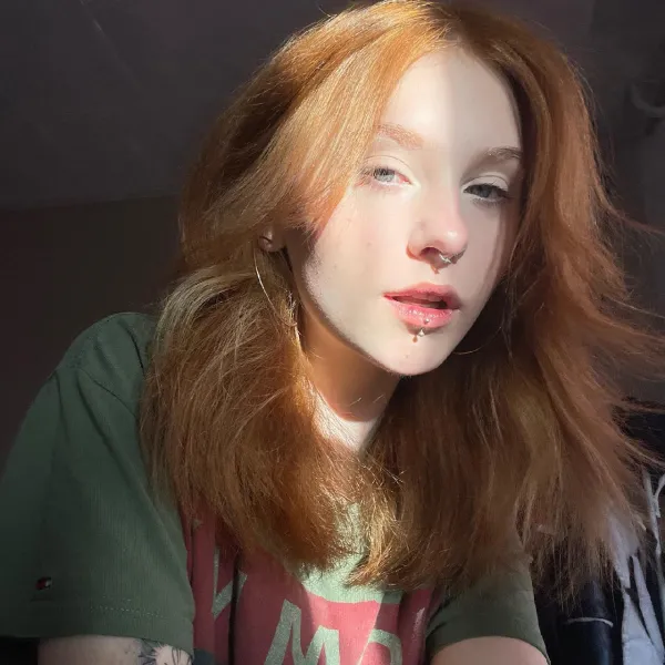 blue-eyes-female-long-hair-4