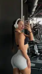 Watch videos Ass Amateur Brunette by the cool model 𝓞𝓷𝓷𝓲𝓴𝓪 ఌ︎’s (@onnikacurves)
