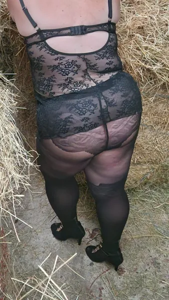 ass-amateur-country-girl