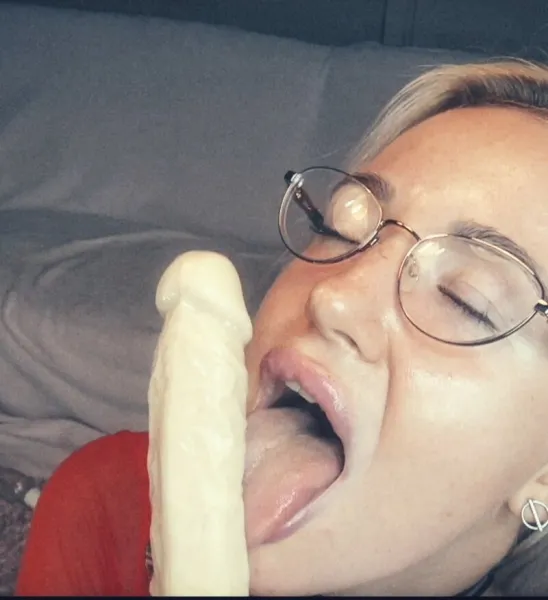 Watch photos Dildo Sucking Tongue Fetish by the cool model Tina Yummy 🍑’s (@tinayummy)