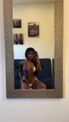 Watch videos Amateur Camgirl Ebony by the cool model Vane_queen’s (@vanequeen1)