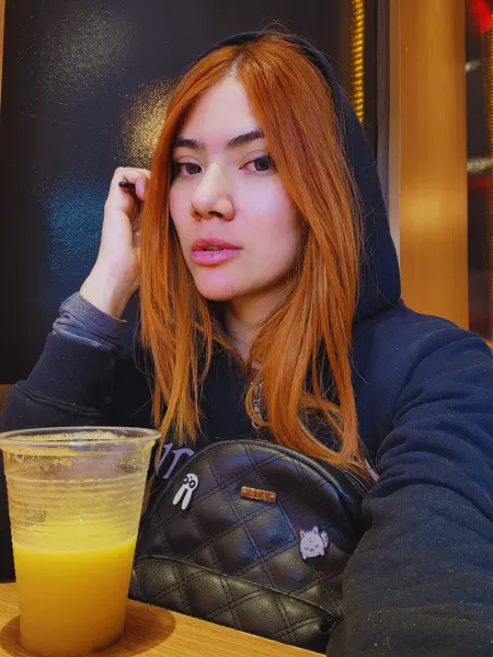 Watch photos Cute Latina Redhead by the cool model Veronica Crush’s (@veronicacrush)